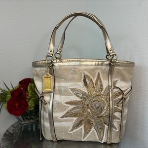 A BEAUTIFUL "COACH" LIMITED EDITION SUN BURST TOTE.